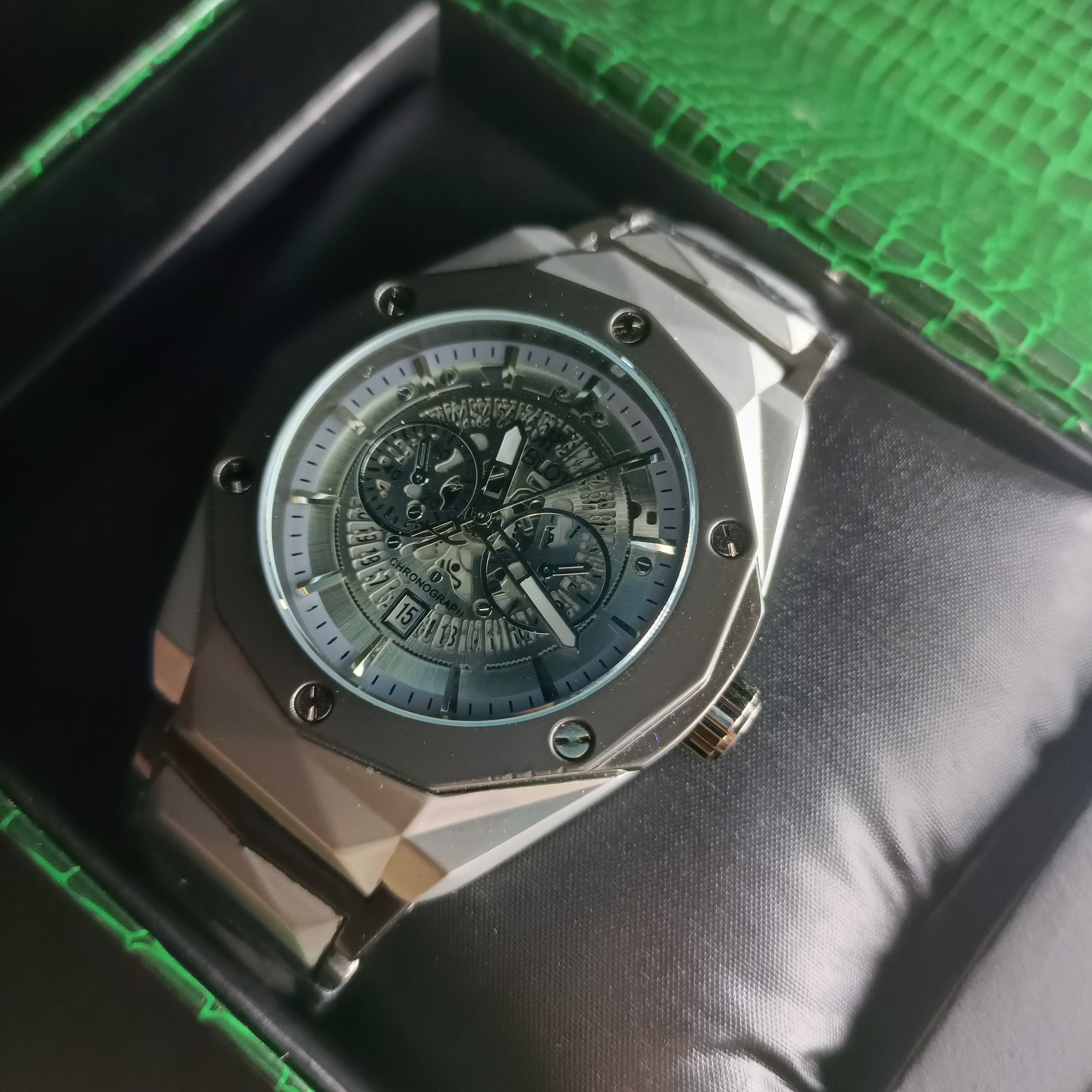 Hublot Cut