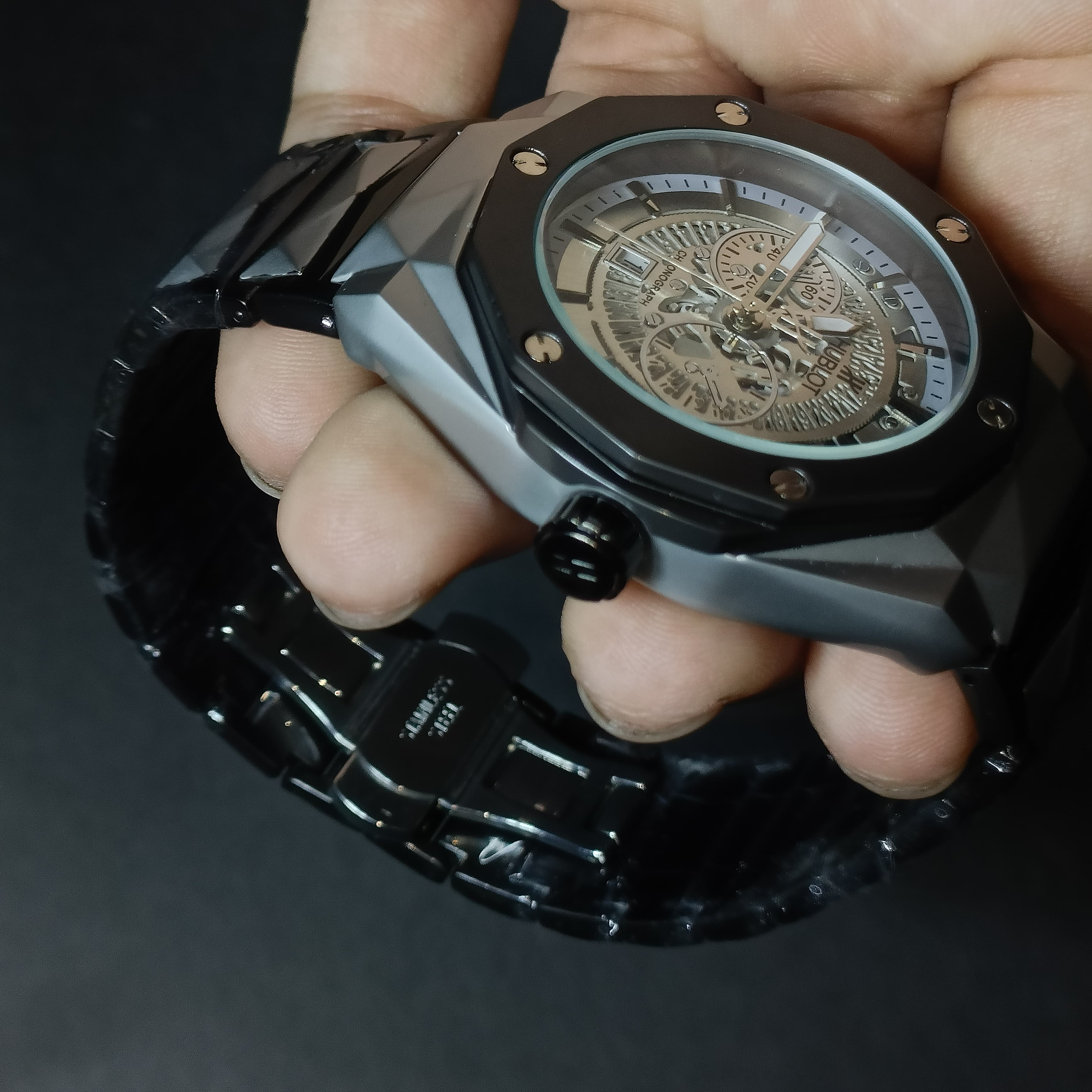 Hublot Cut