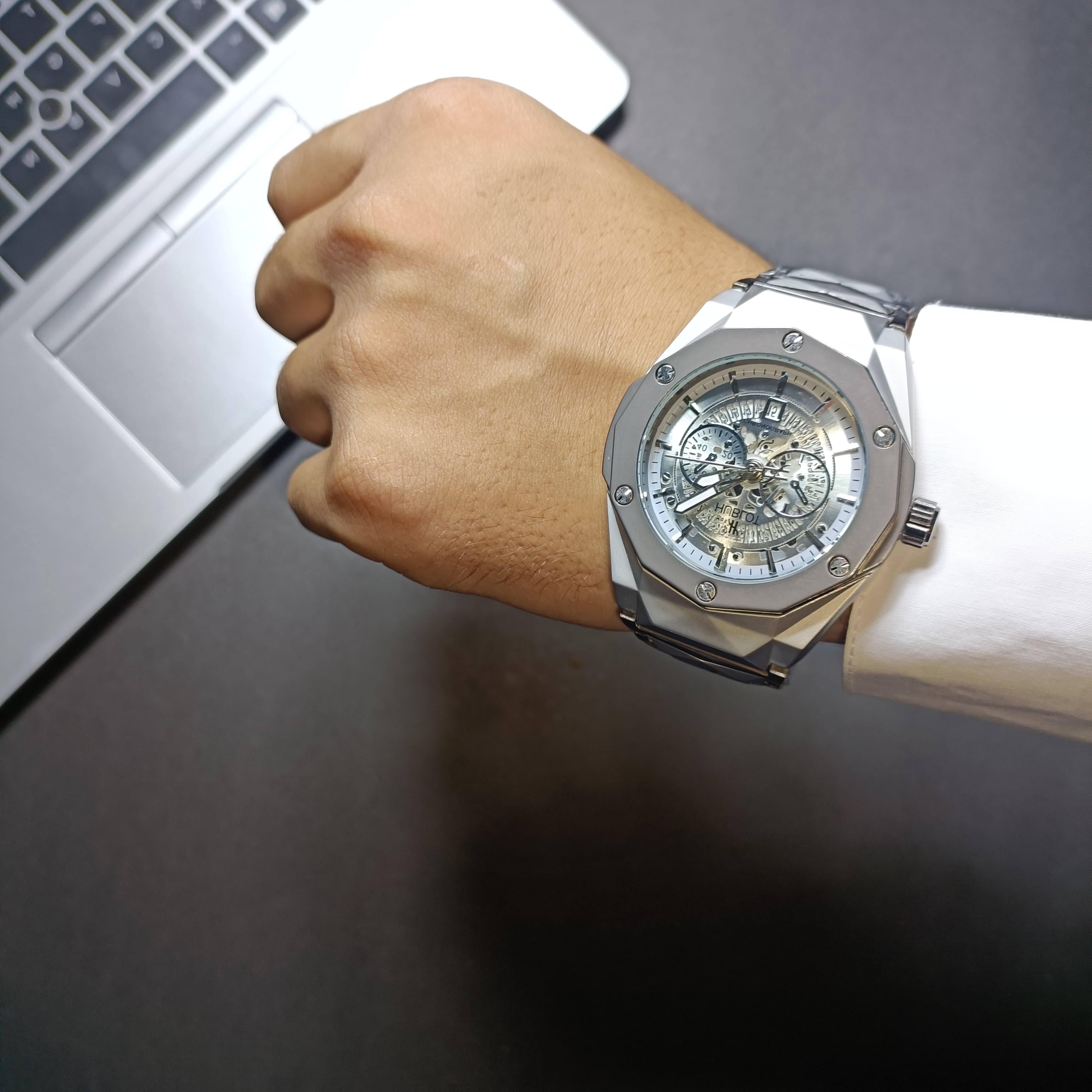 Hublot Cut